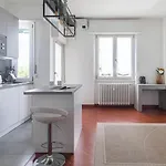 Italianway - Lorenteggio 30 * Milaan