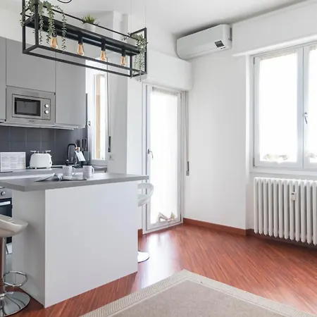 Italianway - Lorenteggio 30 Apartament *