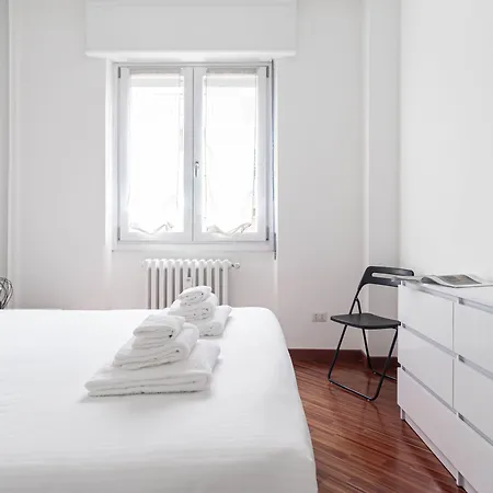 Italianway - Lorenteggio 30 Apartament *