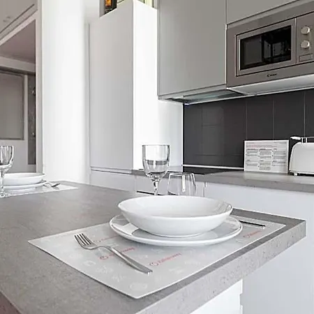 Italianway - Lorenteggio 30 * Milaan